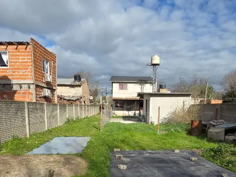 Depto Tipo Casa en Alquiler en Monte Grande, $ 400.000