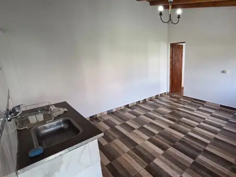 Ph tipo casa 2 amb amplio con parque y cochera. Ubicada en Maipu 137, Monte Grande