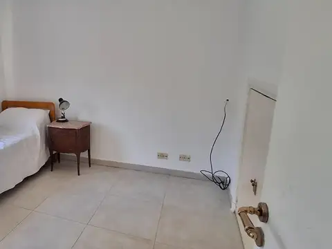 Casa en Alquiler con 2 cocheras