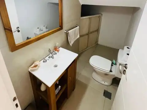 Casa 5 ambientes con 4 baños