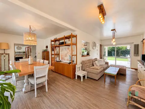 Casa en Venta en Solar Del Bosque, USD 225.000