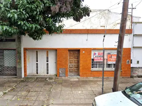 Casa en Venta 4 ambientes Cocheras Haedo Sur