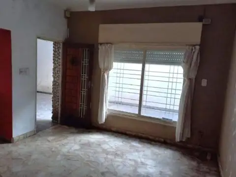 Casa en Venta 4 ambientes Cocheras Haedo Sur