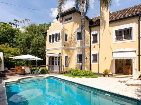 Casa en Venta con 6 cocheras