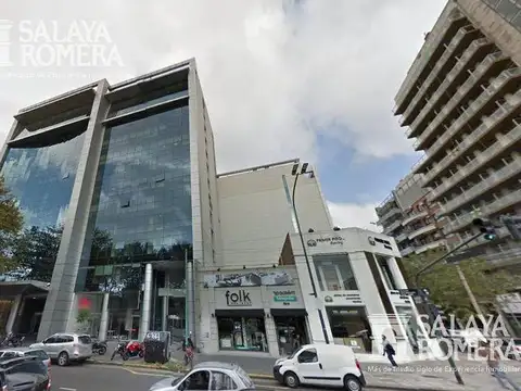 Alquiler Oficina sobre Av del Libertador mas cocheras