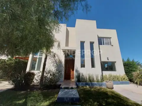 Pilar del este, Barrio San Ramiro