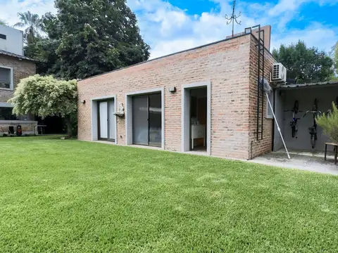 Casa en Alquiler con 5 cocheras