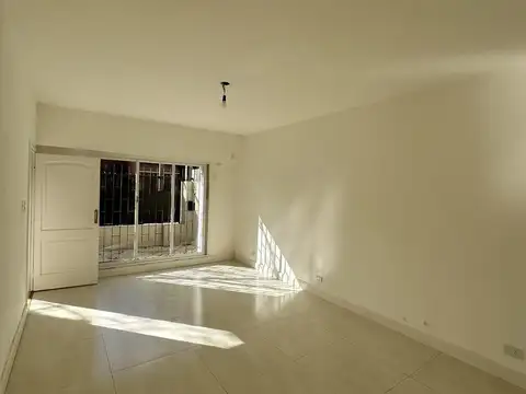 Depto Tipo Casa en Alquiler de 3 ambientes