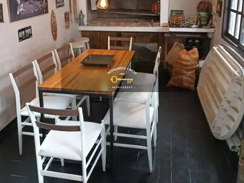 Casa 2 ambientes con 2 baños