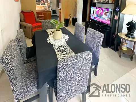 Depto Tipo Casa 4 ambientes con 2 baños