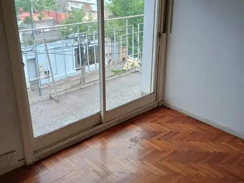 Depto Tipo Casa en Alquiler en Pompeya, $ 650.000