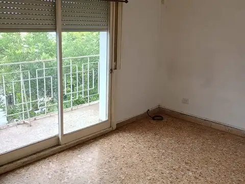 Depto Tipo Casa en Alquiler de 3 ambientes