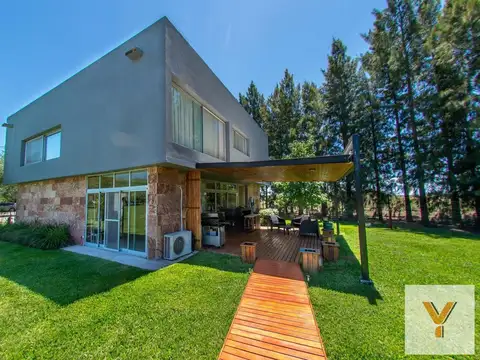 Casa 6 ambientes con 3 baños