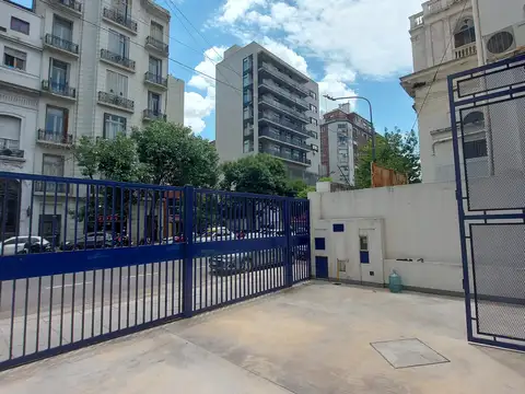 Oficina en Alquiler con 2 cocheras