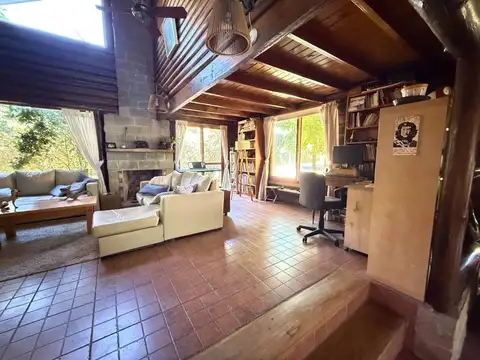 Venta Casa-quinta con quincho, pileta y 2 cocheras