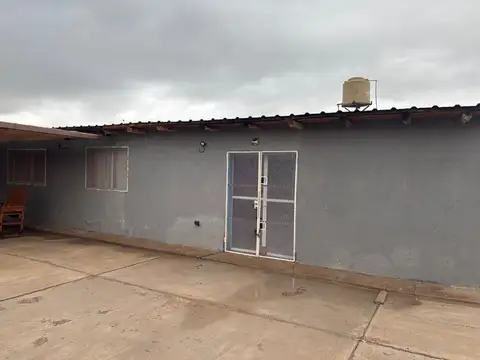 Casa 4 ambientes con 1 baño