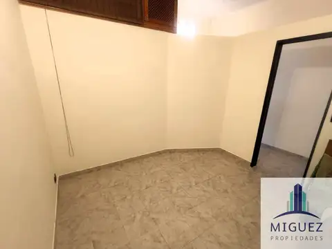 Depto Tipo Casa en Alquiler en Sarandi, $ 430.000