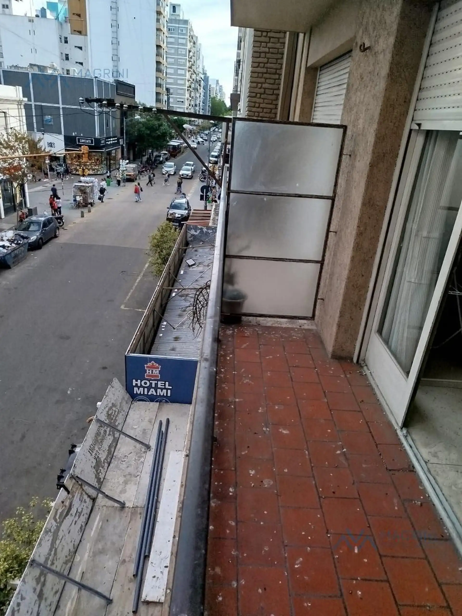 Depto 3 amb, 2 dorm, 1 baño, 1 cochera, balcón y doble ascensor