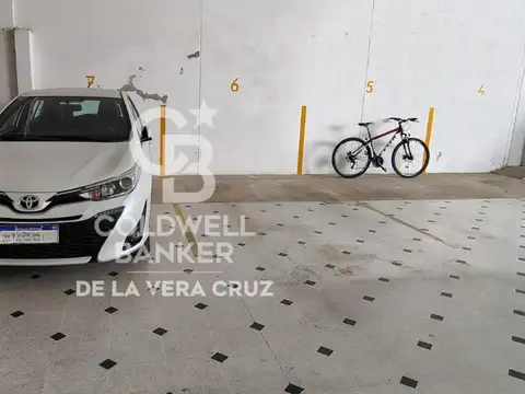 Cochera en Barrio Candioti Sur con porton automatico