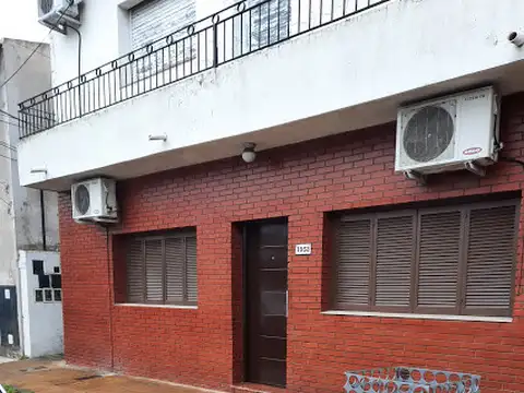 PH de 3 Ambientes en Martínez con Gran Patio y  Parrilla - ¡Ubicación Ideal!