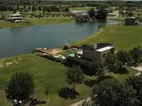 Lote a la laguna en venta, en Barrio El Cazal, Escobar.