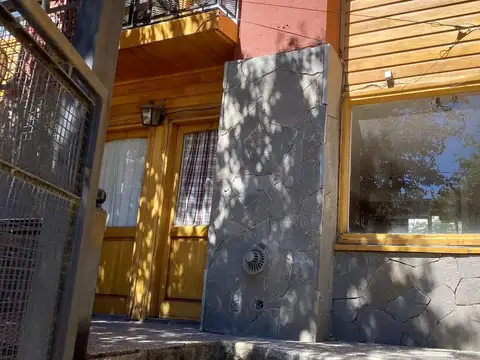 Alquiler permanente - Monoambiente con patio