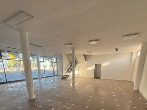 Local comercial sobre Boulevard Yrigoyen