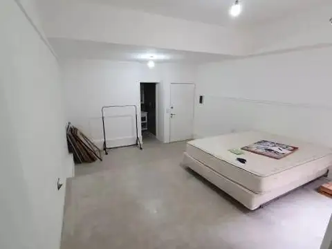 Amplio ambiente reciclado a nuevo