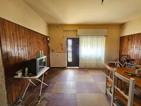 VENTA CASA 5 AMB MULTIFAMILIAR A RECICLAR V TESEI