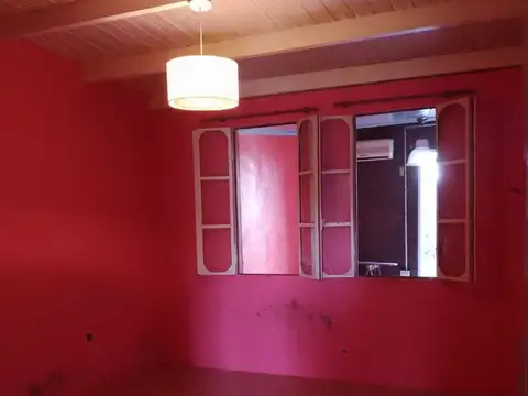 Casa 2 ambientes con 1 baño