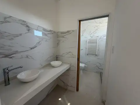 Casa 3 ambientes con 2 baños