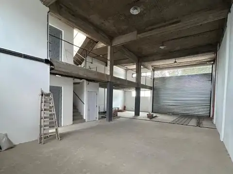 Galpon en Venta 10  mts Frente