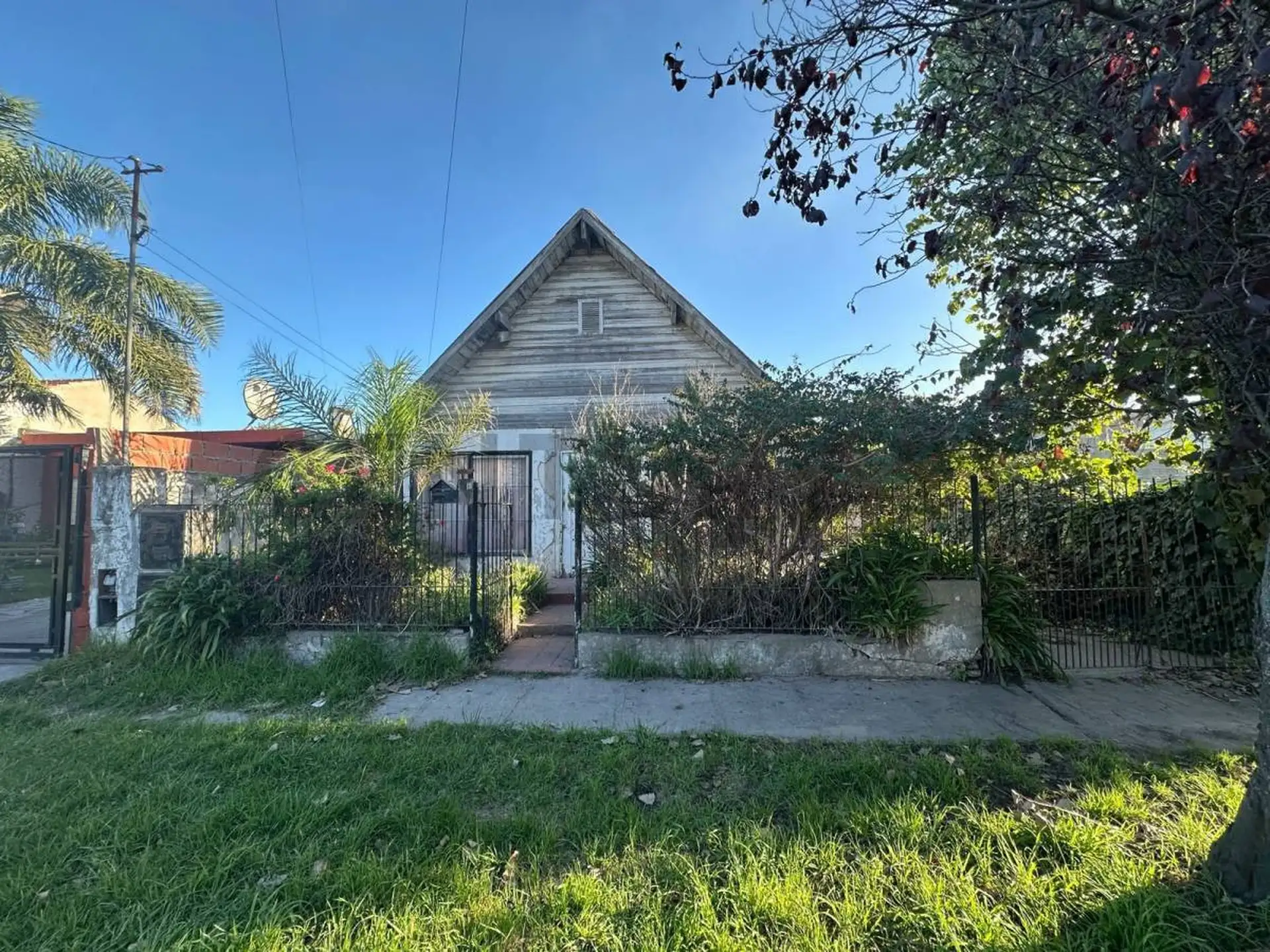 Venta casa 3 ambiente más depto 2 amb en block barrio Jorge Newbery