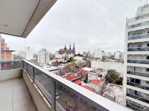 Depto | 1 dormitorio | balcón corrido | apto banco | la plata