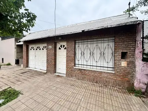 Departamento al frente - 1 dorm. y cochera