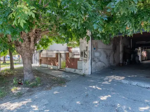 Casa y comercio a reciclar Villa Elvira