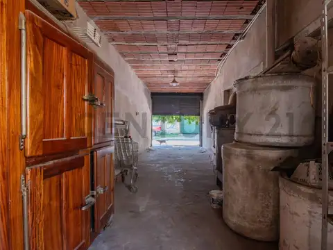 Casa y comercio a reciclar Villa Elvira