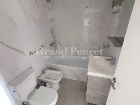 Alquiler Monoambiente con Balcón en Almagro