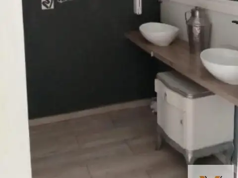 Local en Alquiler en Los Hornos, $ 1.500.000