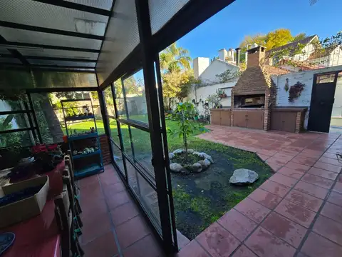 Casa en Venta con 3 cocheras