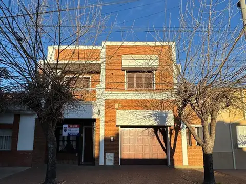 Venta casa centro 4 dorm. Apta. Cred. San Nicolás