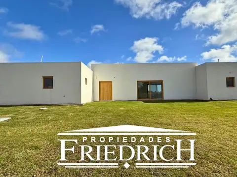 Casa en Venta - Everlinks Golf & Country Club -  Lujan
