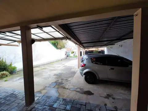 Casa en Venta con 5 cocheras