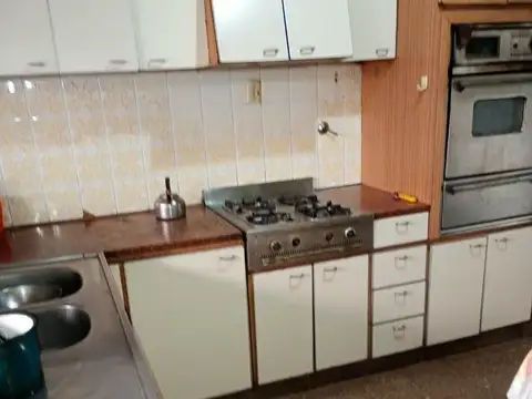 Casa en Venta con 3 cocheras
