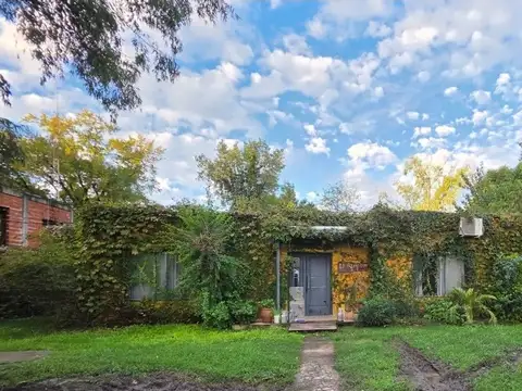 VENTA CASA 5 AMBIENTES - A REFACCIONAR-TORTUGUITAS
