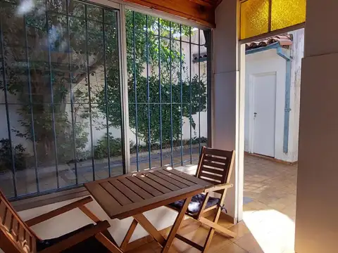 Chalet en 1 planta impecable con 2 dormis + escritor y patio