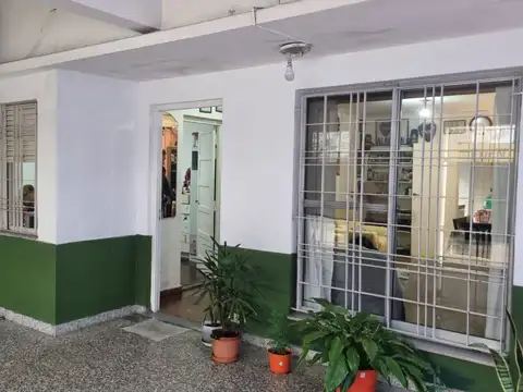 Casa 4 ambientes con 1 baño