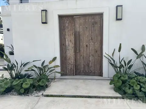 Casa en Alquiler Temporal en Laguna Grande, USD 7.000