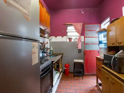 VENTA CASA A REFFACIONAR EN CASTELAR - PERMUTA