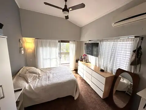 Casa a metros de la Costanera